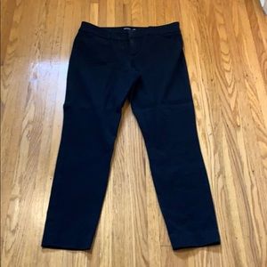 Old Navy Pixie Ankle Pant - Size 10